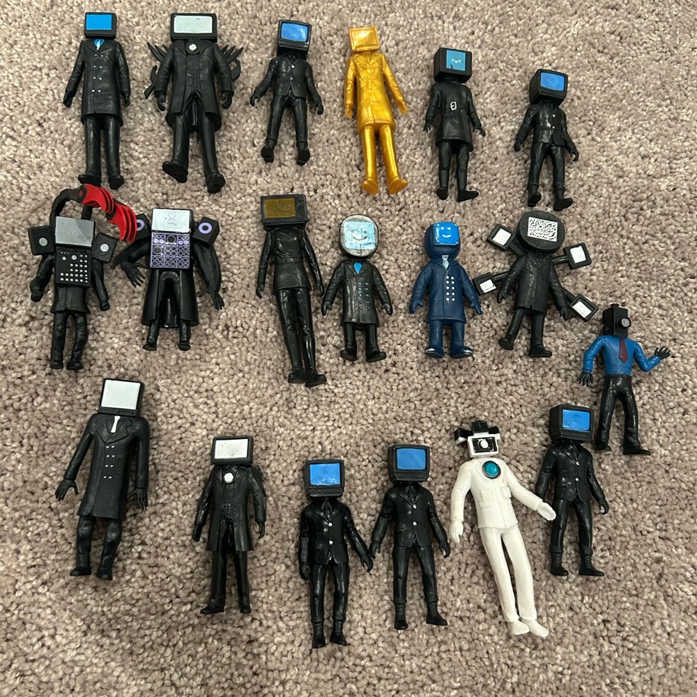 Skibidi Toilet Figure-
TV Man collection